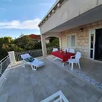 Hela Apartment Lumbarda