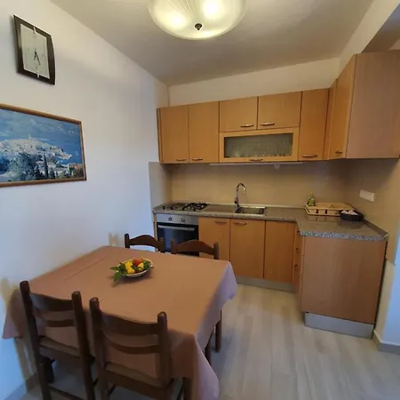 Hela Apartament Lumbarda