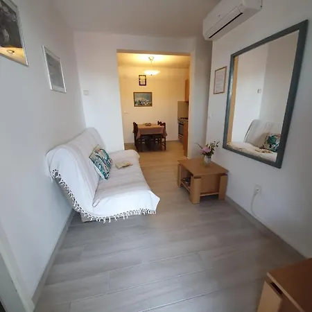 Hela Apartament *